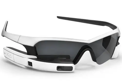 recon instruments开发的头戴式智能眼镜recon jet然而,谷歌并不是