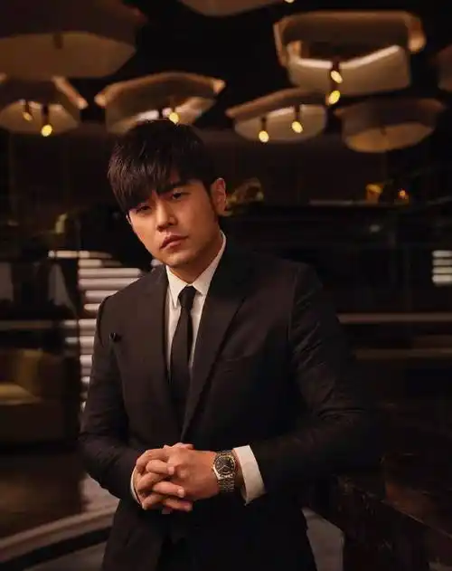 原创顶流周杰伦从退歌王到歌坛巨星乐坛的地位无人撼动