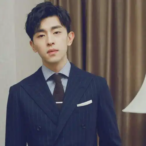 鹿兆许和鹿晗照片(鹿晗和鹿兆海长得像吗)-天晟网