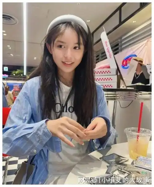 刘楚恬2岁出道年入百万因太好看被禁止整容如今长成啥样了