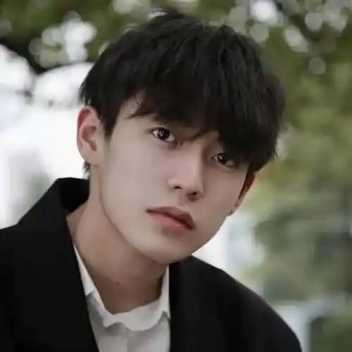 男生头像余庆伟