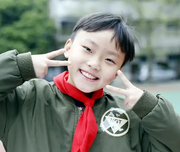 写美篇  希望队员们在疫情期间更加热爱生活,用甜蜜,灿烂,阳光的微笑