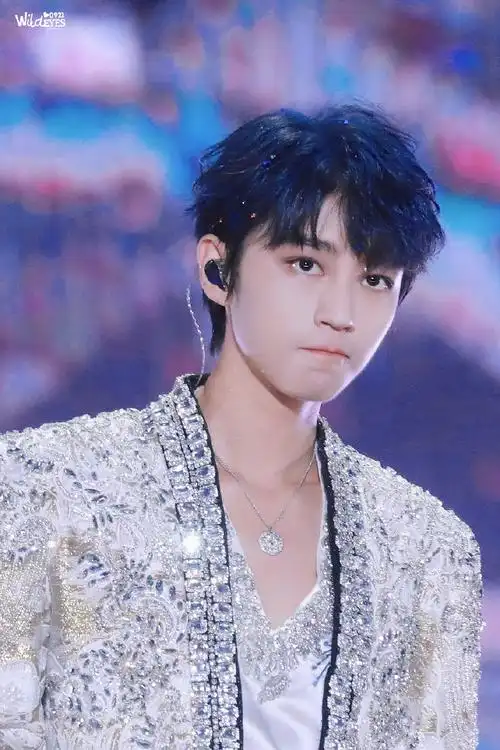 王俊凯十周年演唱会单人机位##陪王俊凯奔赴每一个十年