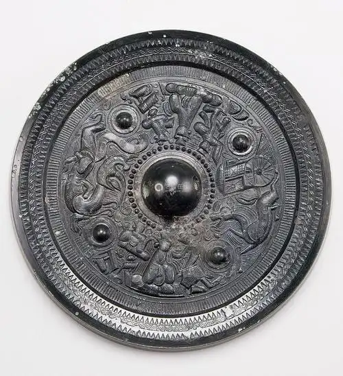 汉车马纹青铜镜