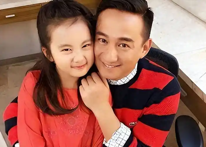 婚后19年,黄磊的"遮羞布"被亲女儿撕下!