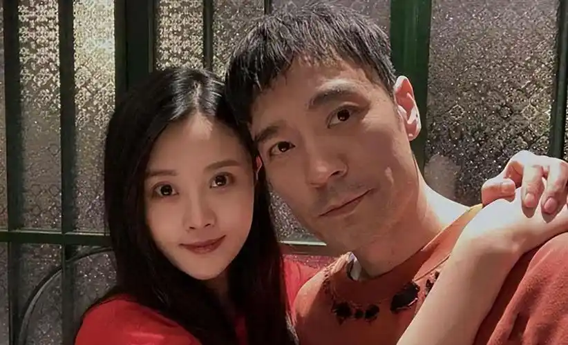 他娶过郝蕾爱过王珞丹负了殷桃没想到38岁却又娶小10岁的她