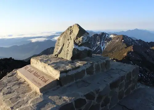 原创中国十大名山去过三个的算及格如果全去过那一定是骨灰级驴友