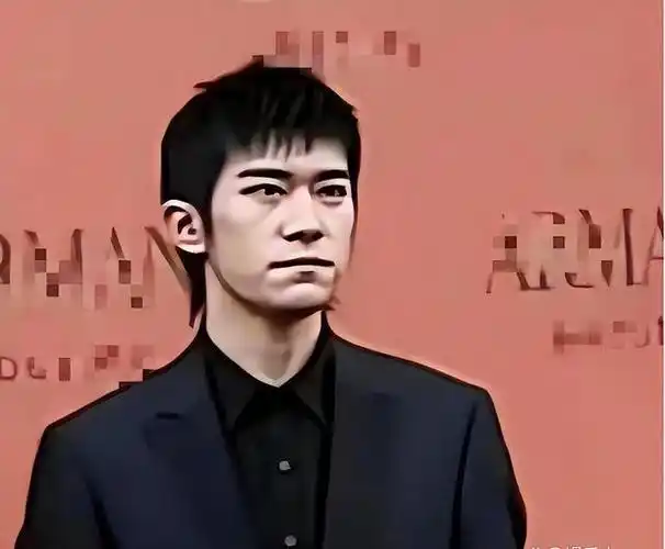 明明长相平平,非要被硬捧成"男神",求求了,不要再"尬吹"了