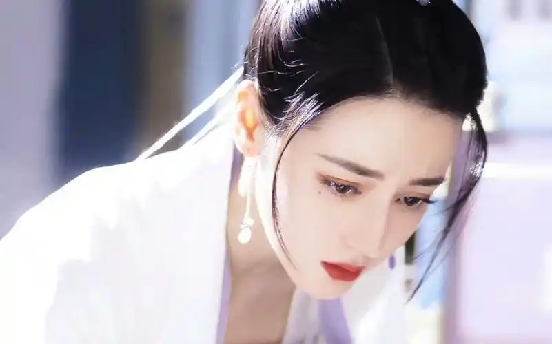 迪丽热巴 落雪无尘古装雪景