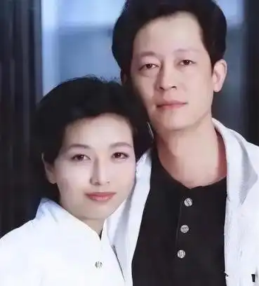 江珊现任丈夫曝光:竟然比前任靳东还要帅,还是我们熟悉的男演员