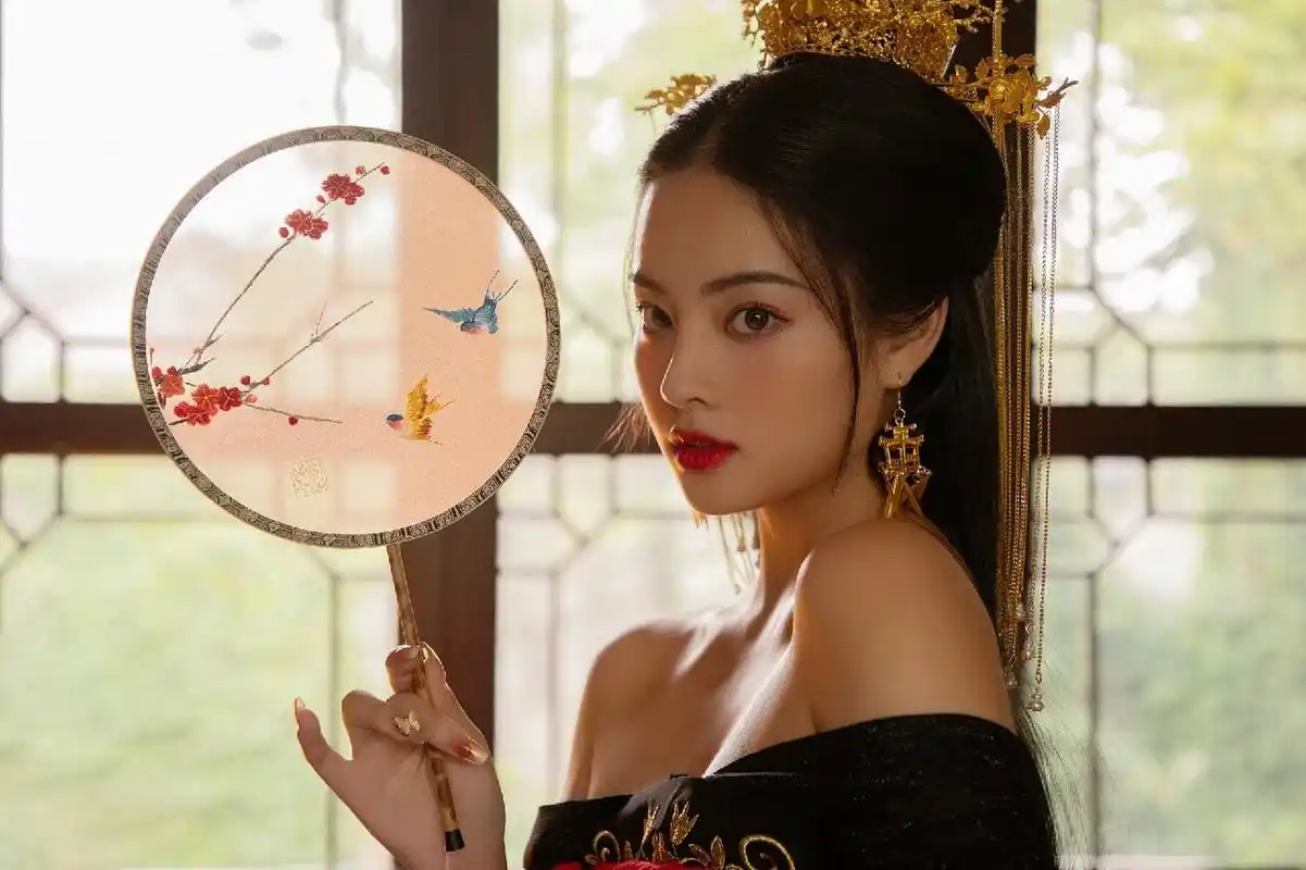 性感古风写真|御姐范算是妥妥拿捏了6015 红黑配色的御姐风格95