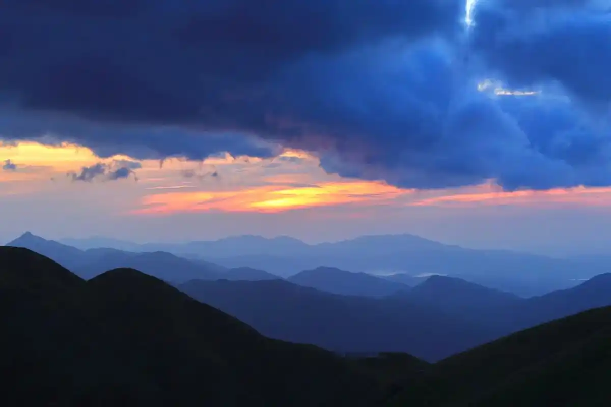 日出日落,一天过了又一天#我的摄影日记 #武功山 #武功山 - 抖音