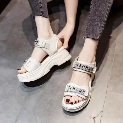 老爹厚底凉鞋女夏2021年新款百搭网红松糕运动时尚休闲沙滩鞋