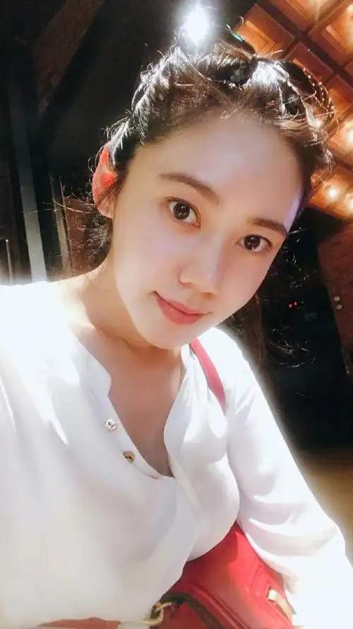 秋瓷炫产后首晒照,完全康复的她皮肤好到没朋友