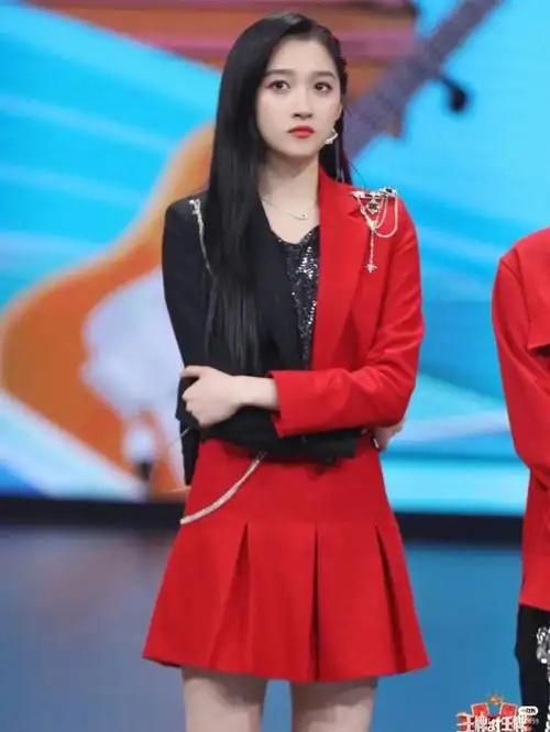 关晓彤在王牌对王牌的照片,最近迷上了关晓彤