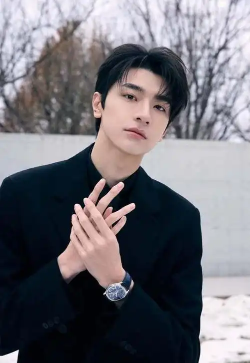 肖战,杨洋人气高,《致我们》男星红7年|吴磊|军校|宋威龙|战争法