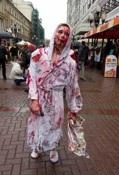 莫斯科上演真实版僵尸围城