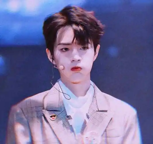 盘点肖战嘟嘴瞬间,粉丝:可爱不分年龄!_战战_进行_治愈