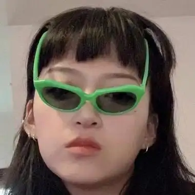 沙雕眼镜女生头像高清女生戴眼镜的搞怪头像图片