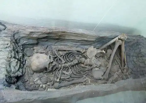 山村惊现千年古墓墓中出土蓝色人骨难道真的有蓝色人种