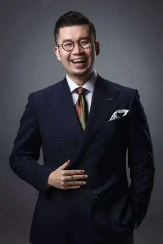 青岛眼镜党必看主播大嘴近视手术直播邀你摘镜做靓仔