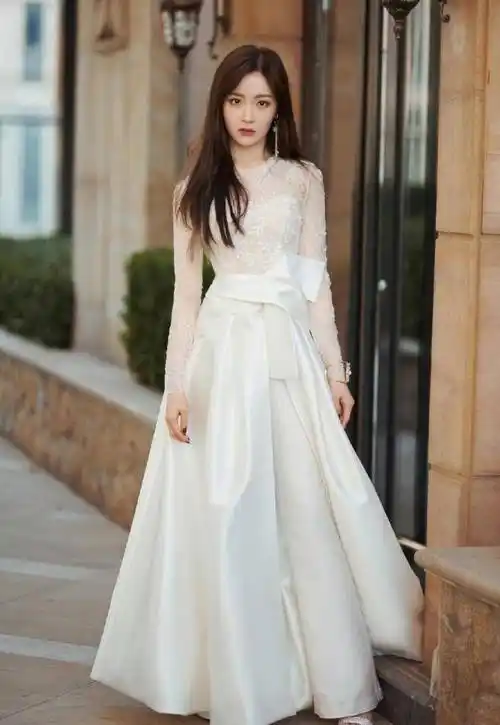 王艺瑾,笑容甜美可人的"甜美系"女神_杨幂_身份_作品