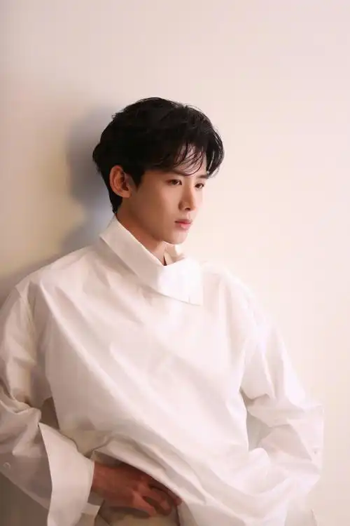 白敬亭1015生日快乐