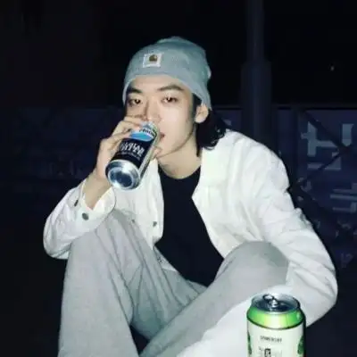 qq头像港风复古男生文艺高清图片