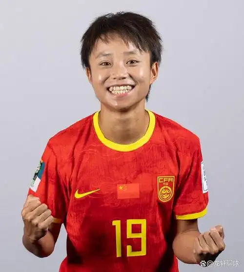 铿锵玫瑰再战世界杯,对手不同战术不同,控好节奏,全力以赴去拼