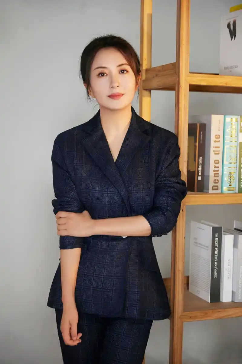 杨童舒高清图集:端庄温婉,优雅大方