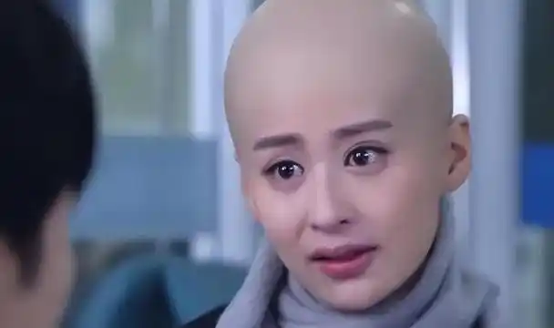 盘点十位"光头女星":有人戴头套略显臃肿,有人敬业是真剃光!