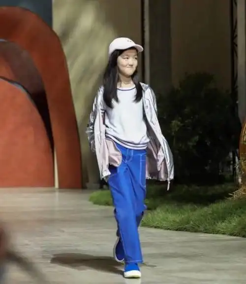 多多李嫣同台走秀,娱乐圈的这些星二代简直让人羡慕!