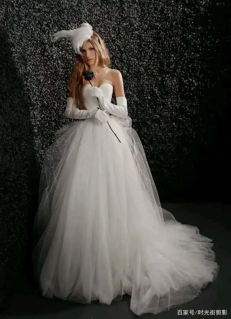 71岁华裔设计师王薇薇最新婚纱作品太美!"婚纱女王"实至名归!