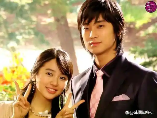 当年电视剧播出的时候收视率非常高,而且还破了纪录,主演