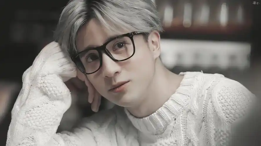 2021-08-20壁纸标签:笑容治愈壁纸封面图薛之谦壁纸于2021-08-20上传