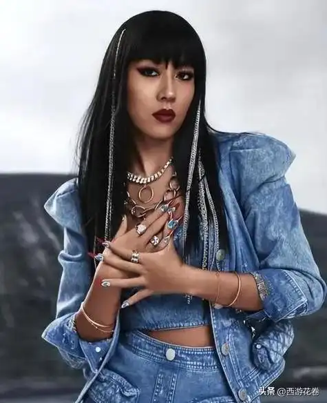 吉克隽逸——中国内地彝族流行乐女歌手