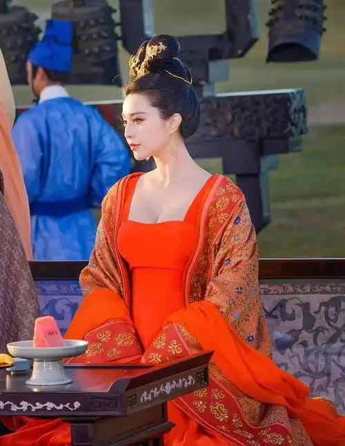 李嘉欣年轻时候比范冰冰漂亮(李嘉欣成最老杨贵妃)(4)