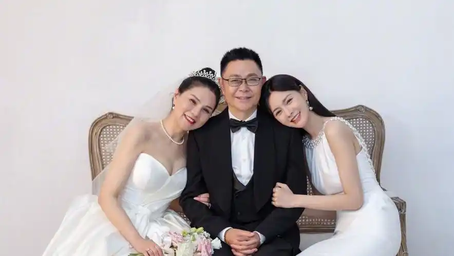 沈梦辰卡点发庆生照老公太宠溺雕刻爱你印章杜海涛好浪漫