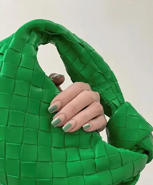 20款早春美甲分享,简约大方又气质,黄皮照着做也显白好看_指尖_绿色