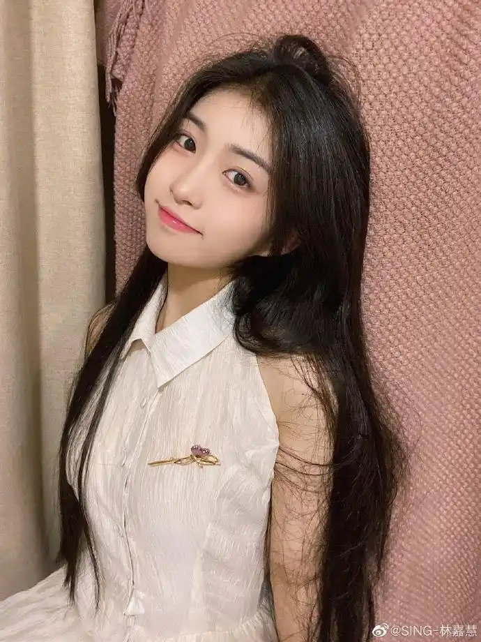 可爱美女林嘉慧迷人美照欣赏,真好看