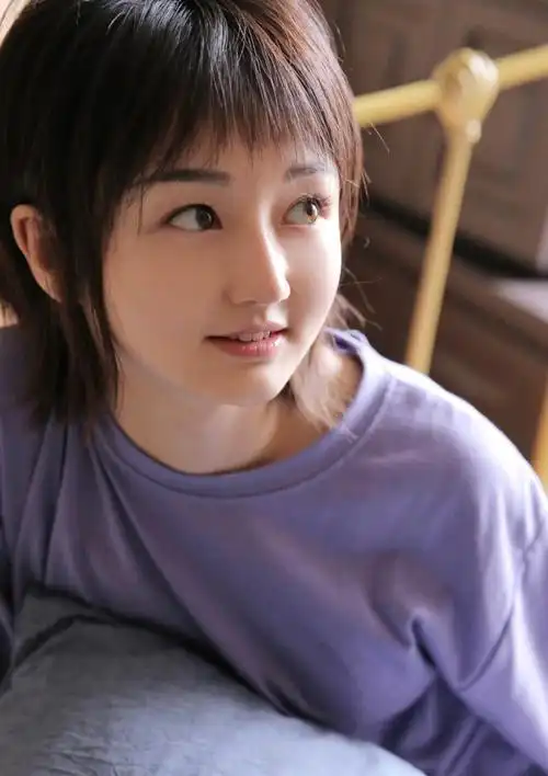 女孩儿中短碎发发型图片大全 女生碎短发发型