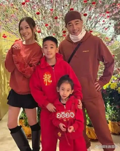 然而,现实中的陈小春并非韦小宝那样的人.