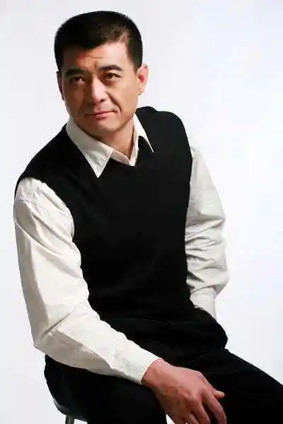 王新军经纪公司(经纪人)怎么联系【热点:梁朝伟参演《无名》】