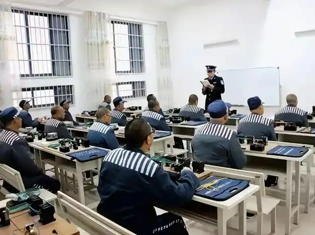 在监狱里服刑人员最难熬的是什么