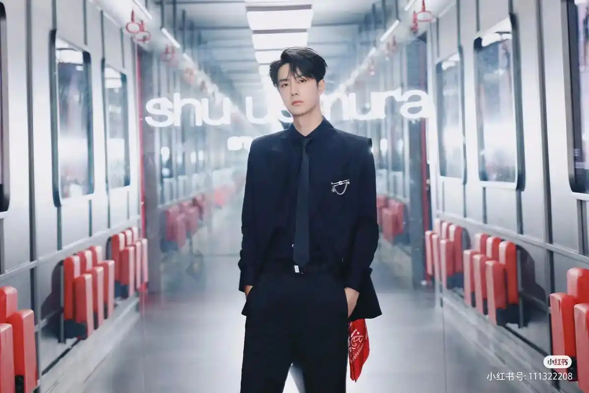 王一博西装马甲造型 #太酷了 #每一个造型都 - 抖音