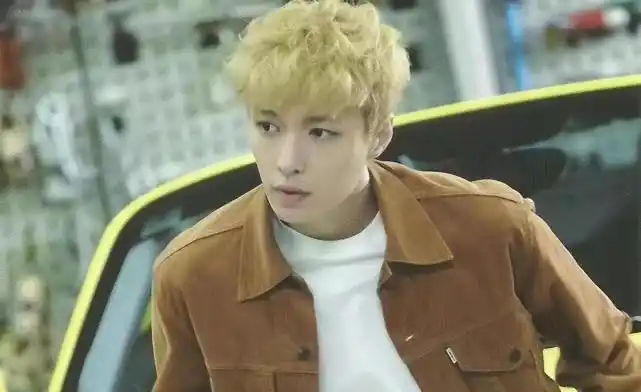 张艺兴郑秀妍同框,同公司出道发展,梦幻联动