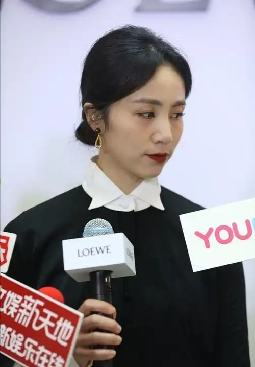 黄磊老婆孙莉罕见露面营业,妆容精致43岁不显老,穿长裙身段玲珑