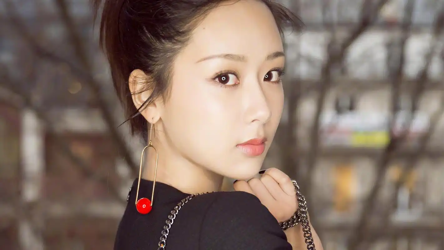 女星杨紫高清写真宽屏桌面壁纸