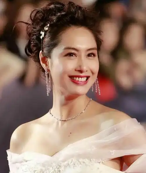 朱茵不仅是华语电影的永恒女神更是现实生活中的人生赢家