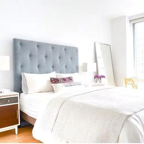 很有特色的床头 颜色也恰当